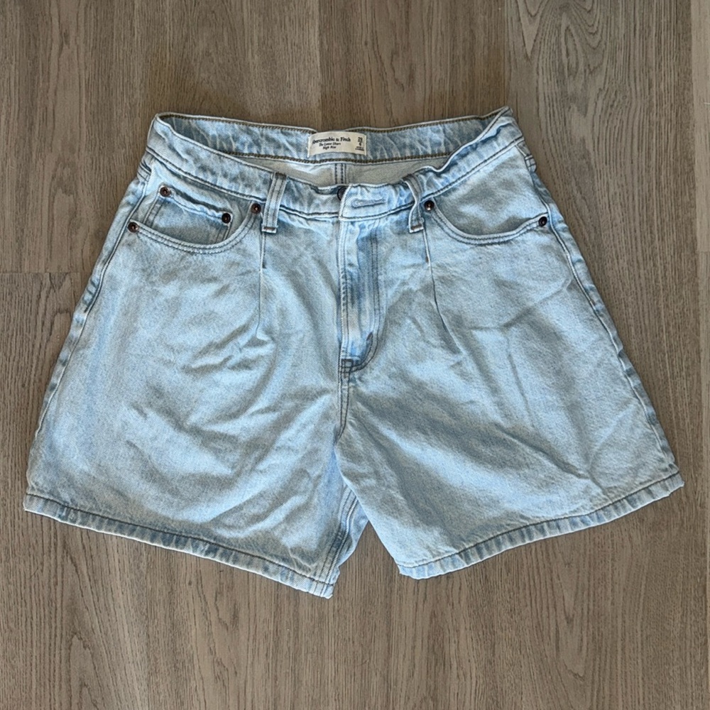 Abercrombie high rise short